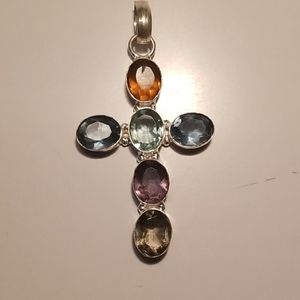 BEAUTIFUL CROSS PENDANT